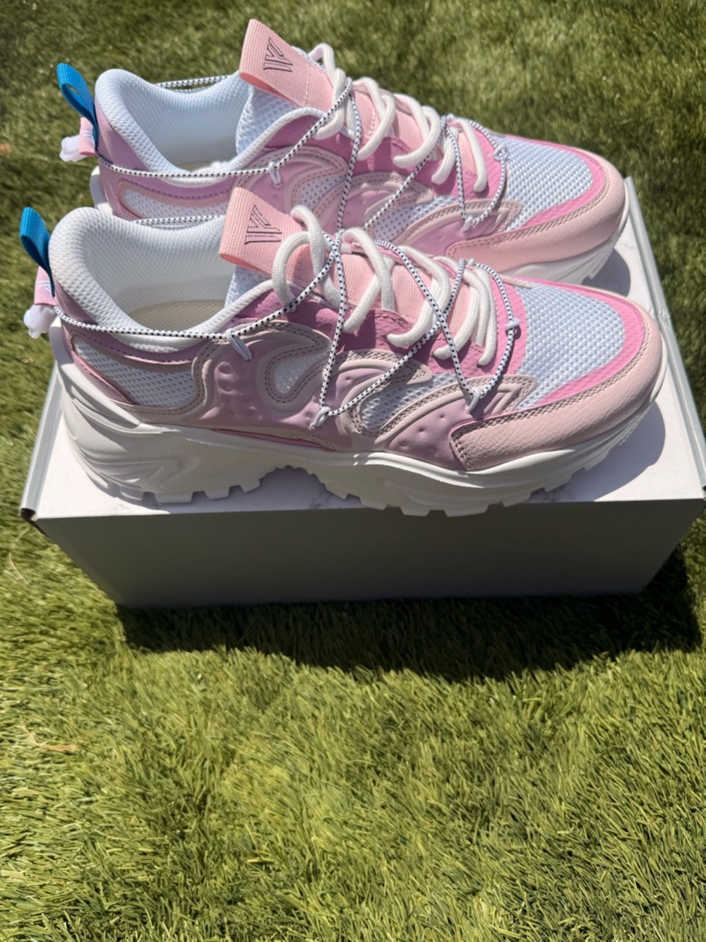 Watson x Watson BubbleGum Artic Fox Sneakers Men’s Size 8.5 women’s Size 10